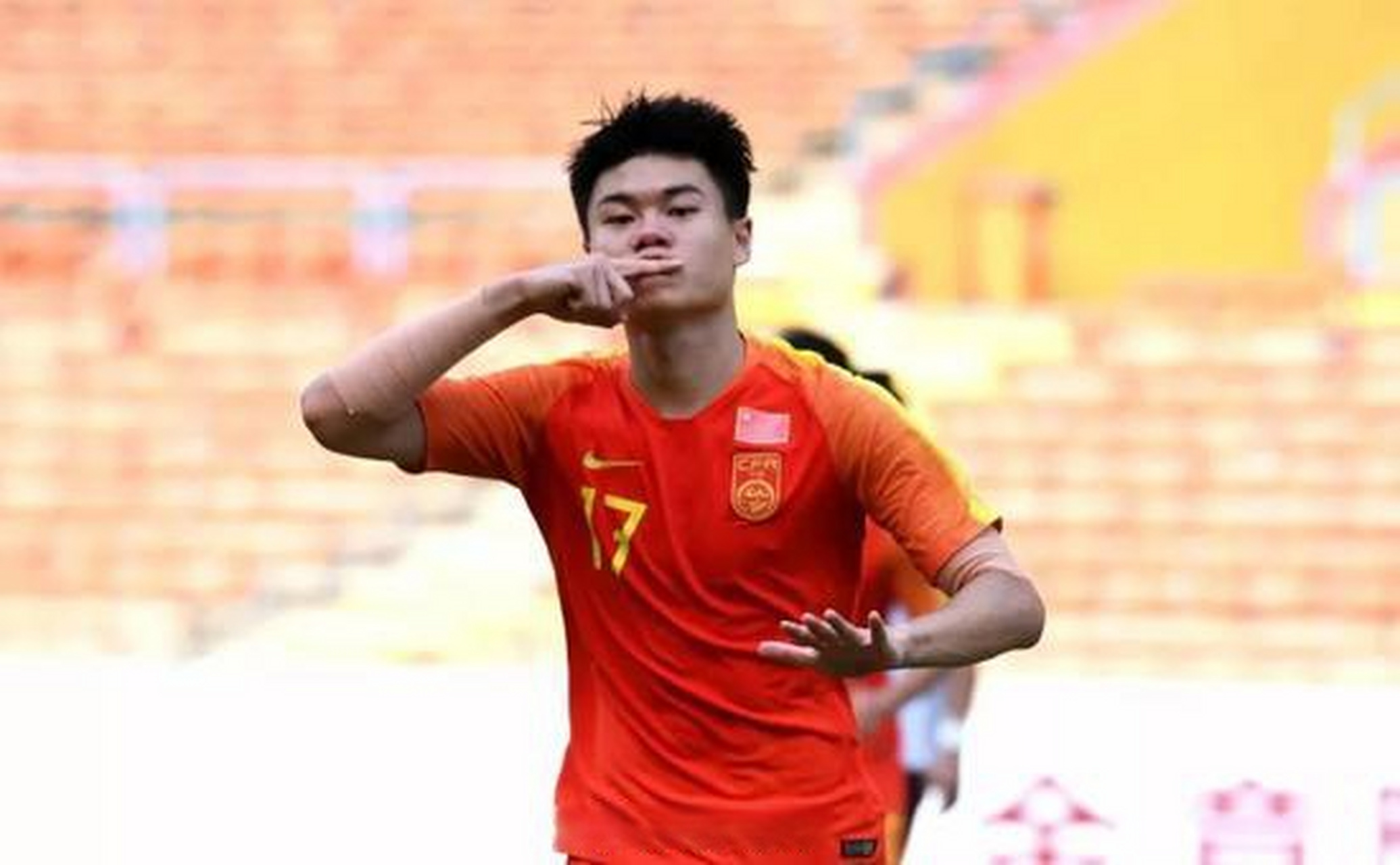 爱奇艺体育-关于杨立瑜何时才能在国安迎来爆发？球迷为此开始支招，引发热议的信息