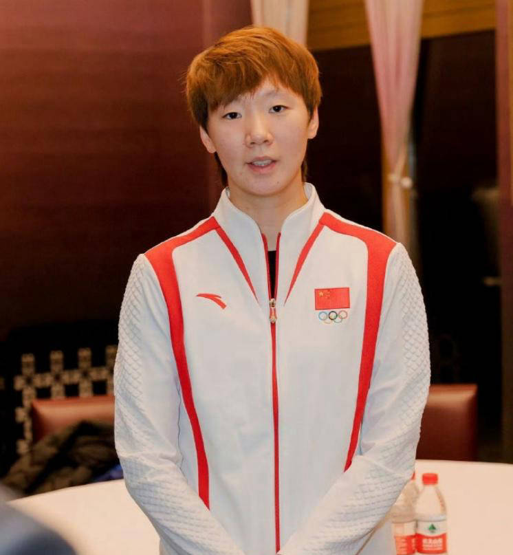 3-2张本美和!中国女乒21岁1米77新星闪耀:新王曼昱蜕变的简单介绍