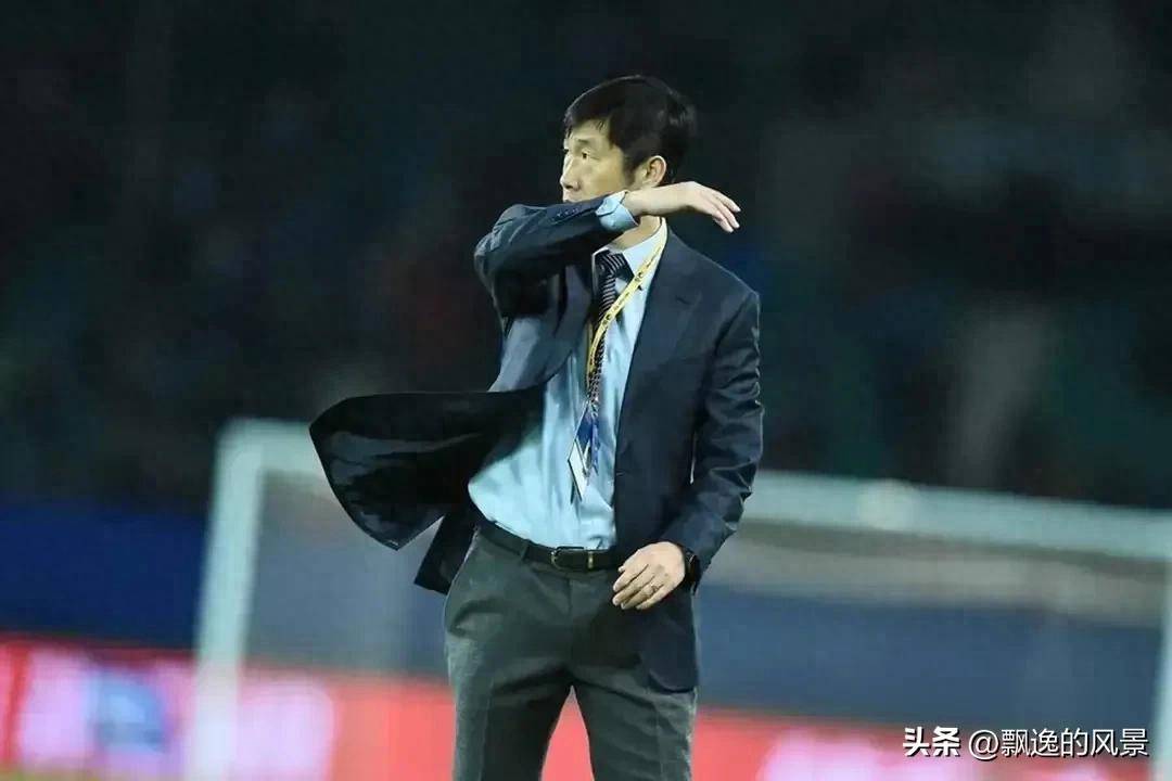 小家子气！国足100万欧难买到欧洲优秀教练，高洪波郑智才是明智选择