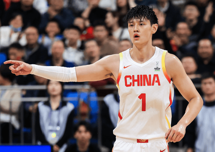 关于中国男篮结束欧洲拉练抵京曾凡博赴国家队报到的信息